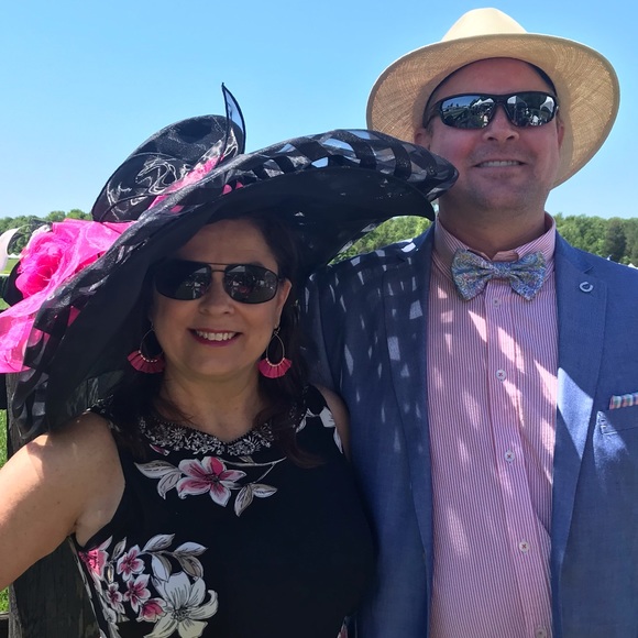 Meet your Posher, Juliebeth - Picture 2 of 2